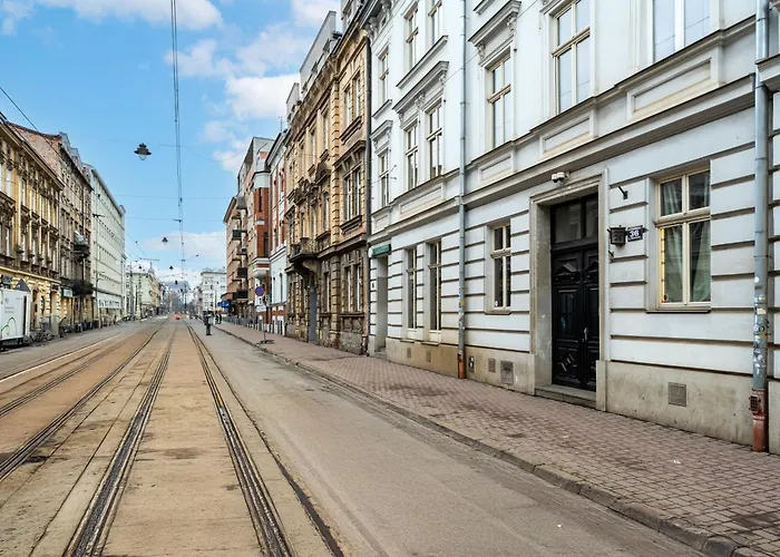 Starowislna Charming By Bookinghost