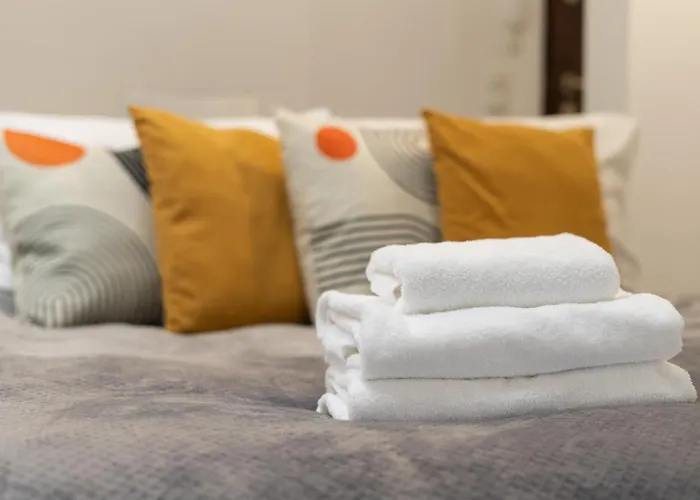 Starowislna Charming By Bookinghost